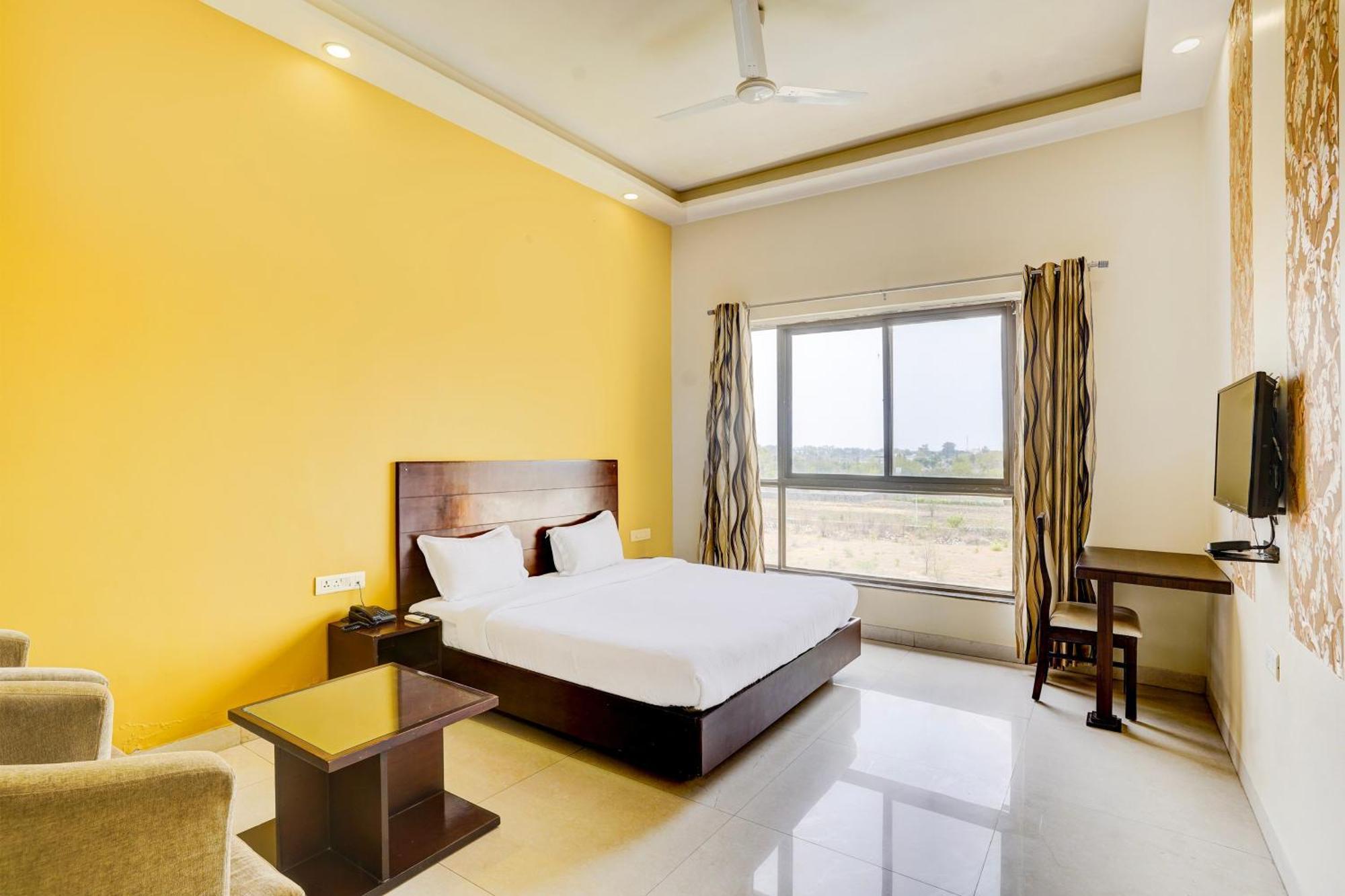 Hotel Amrit Manthan Chittorgarh Esterno foto